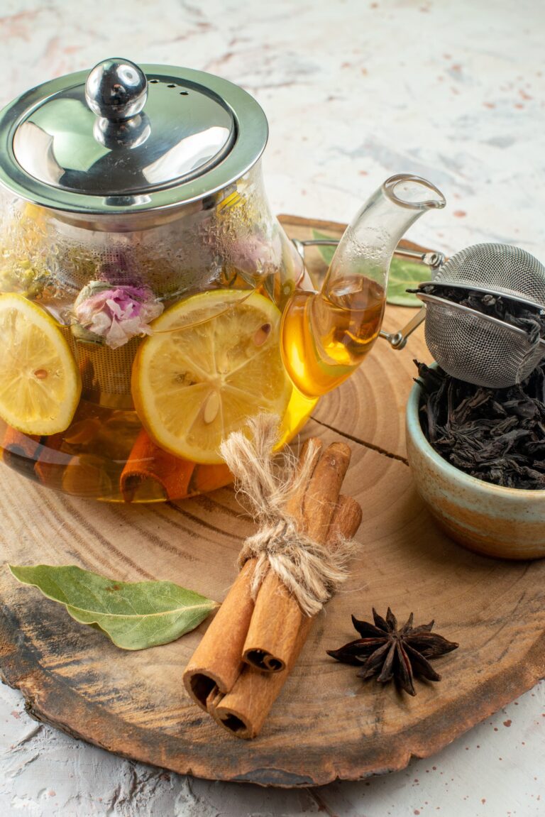 tisane aux plantes et au citron